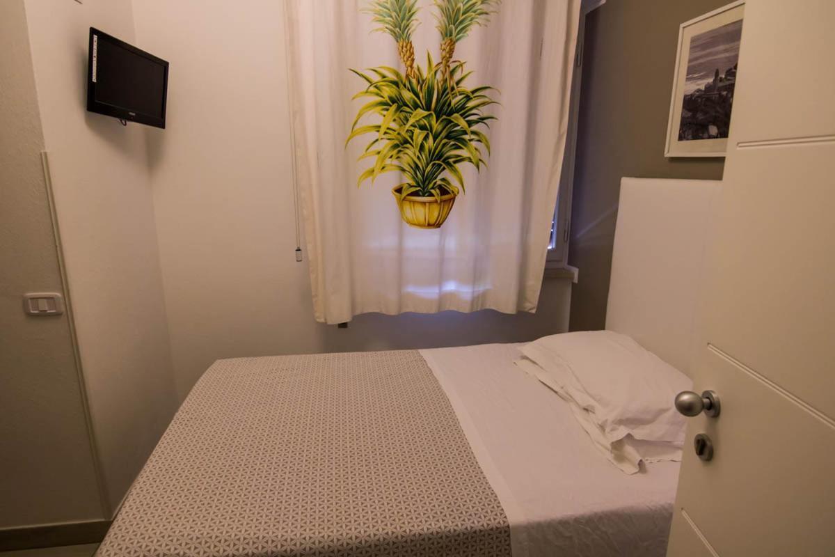 Hotel Mirella Castiglione della Pescaia Cameră foto